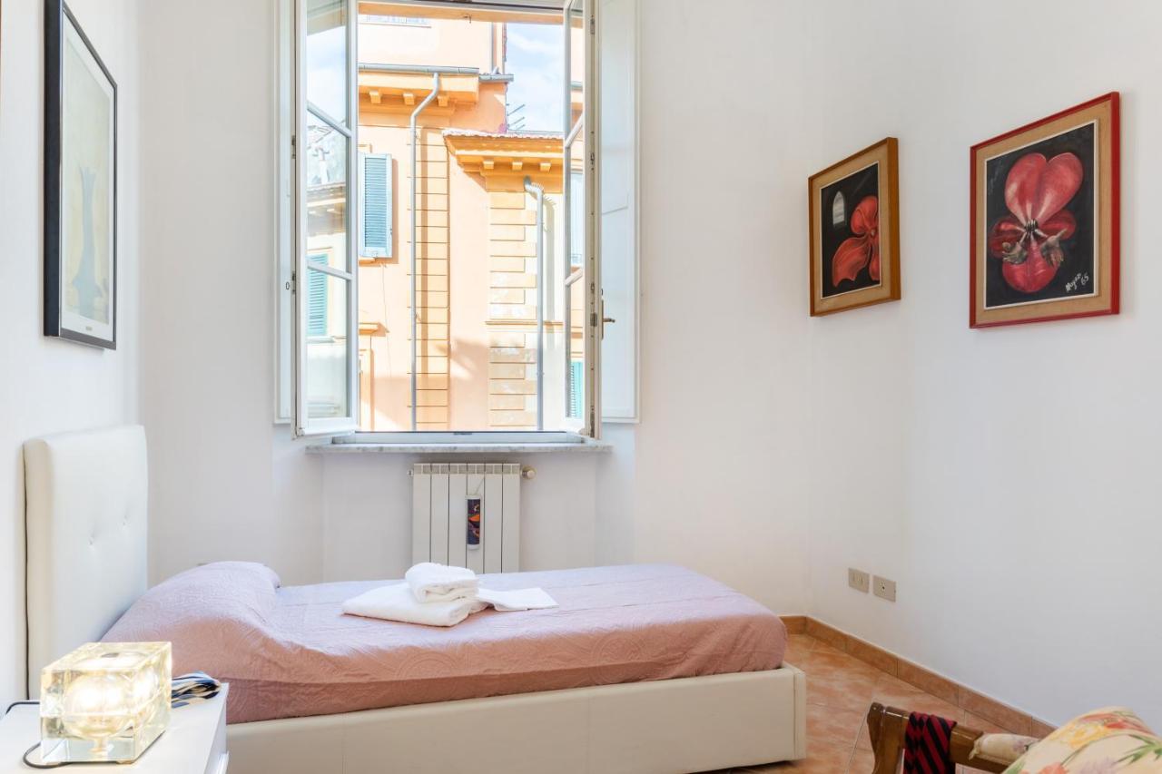 Borgo Stretto Bright Apartments ปิซา ภายนอก รูปภาพ