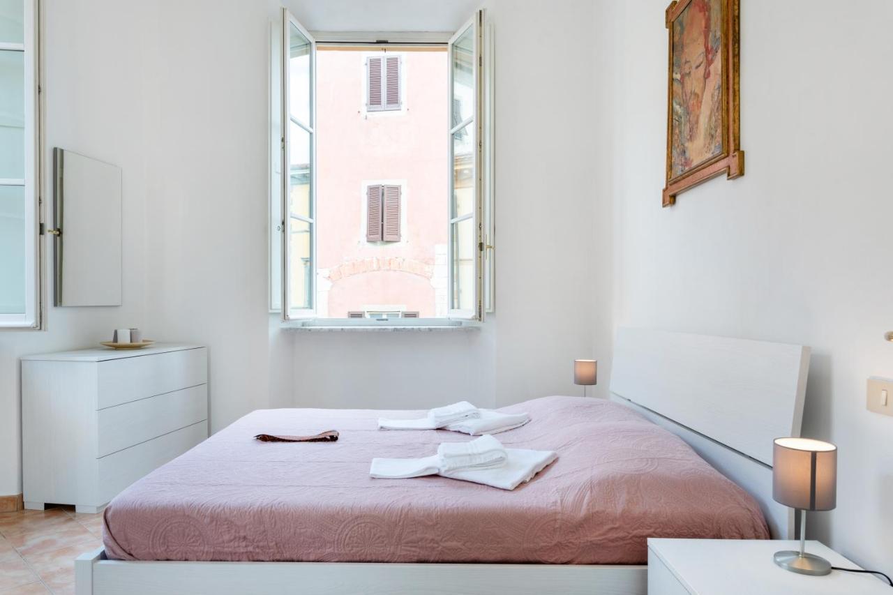Borgo Stretto Bright Apartments ปิซา ภายนอก รูปภาพ