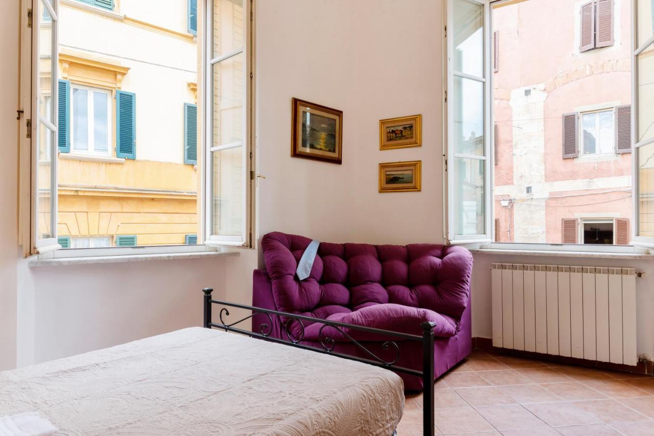 Borgo Stretto Bright Apartments ปิซา ภายนอก รูปภาพ